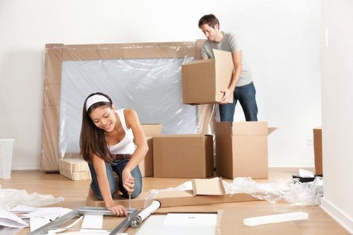 Planning home moves in Canarywharf in a modern apartment setting