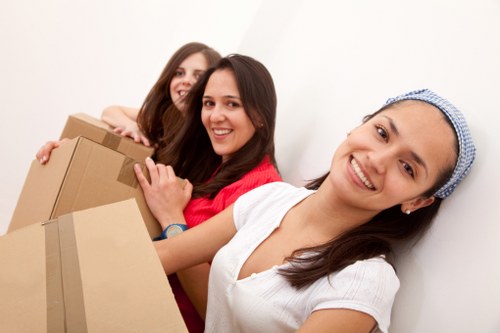 Secure transport and storage options for Canary Wharf removals