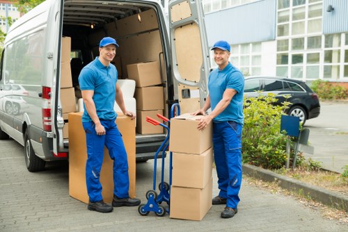 Secure and efficient flat removals service in Canary Wharf