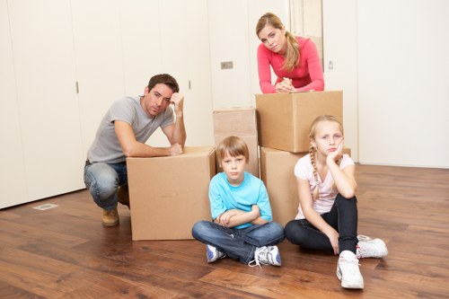 Office relocation packing and unpacking services in Canarywharf