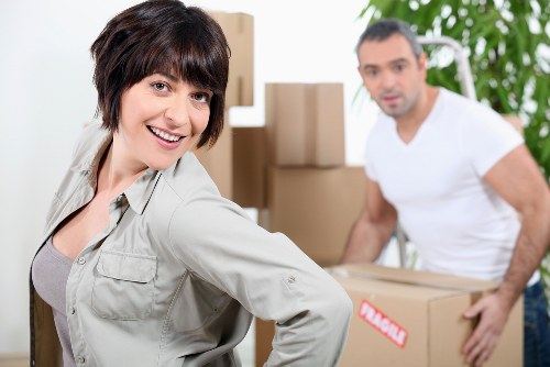 Different moving truck sizes suitable for Canary Wharf residential and office relocations