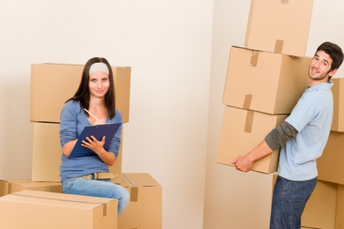 Practical home and office removal truck hire solutions in Canary Wharf